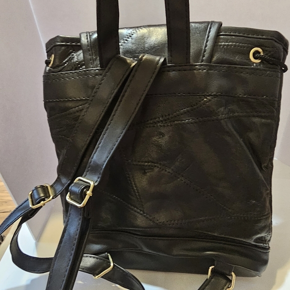 Leather backpack - Picture 2 of 5